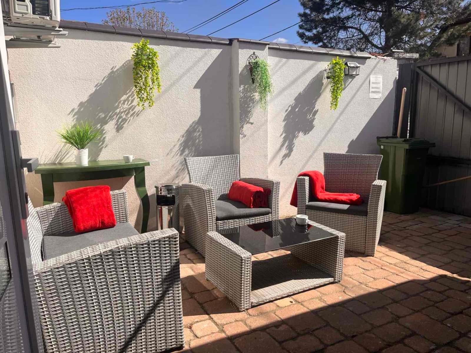 Ferienwohnung King House & Garden With Ac And Free Parking Possibility Budapest Exterior foto
